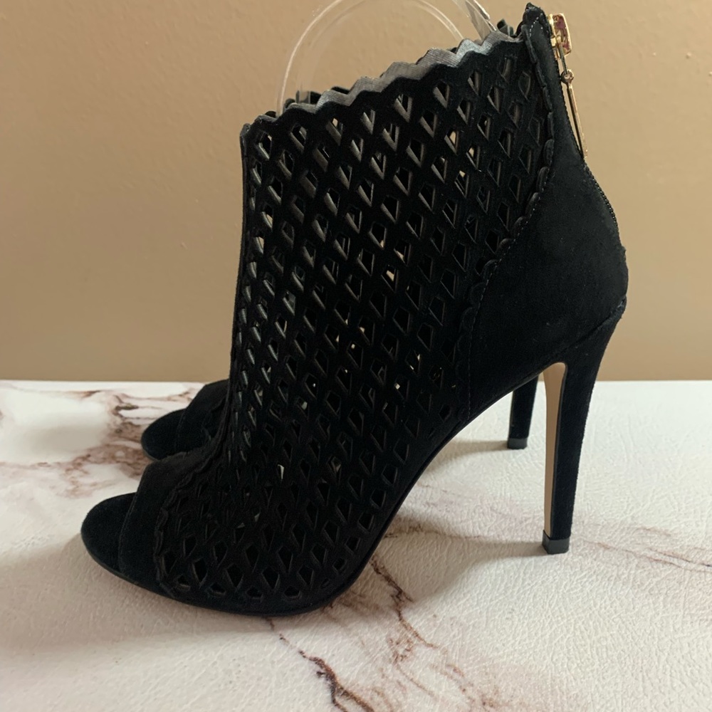 Ivanka Trump Itdindia Suede Open Toe Pumps Black Size 6.